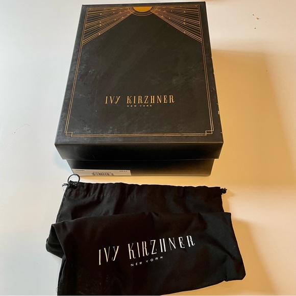 Ivy Kirzhner Scrabby Black Leather Gold Studded Gladiator Flat Sandals Size 6.5 - Picture 5 of 5